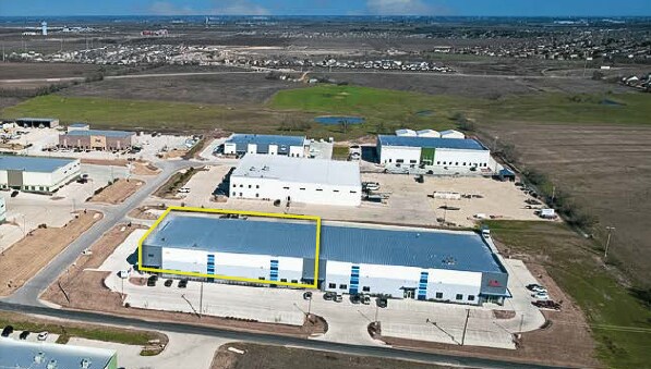 More Photos Of 100 Tk Industrial Blvd, Hutto Distribution For Lease