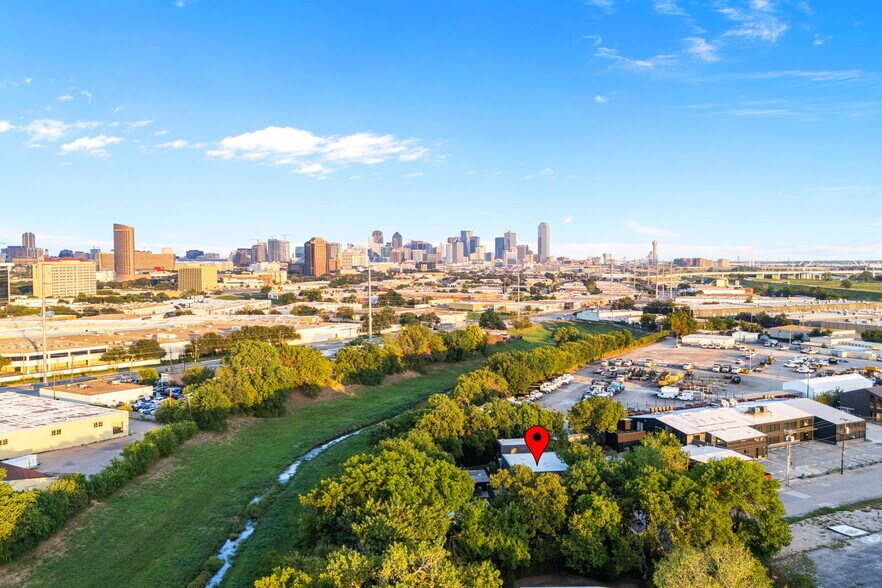 More Photos Of 4798 Iberia Ave, Dallas Office For Sale