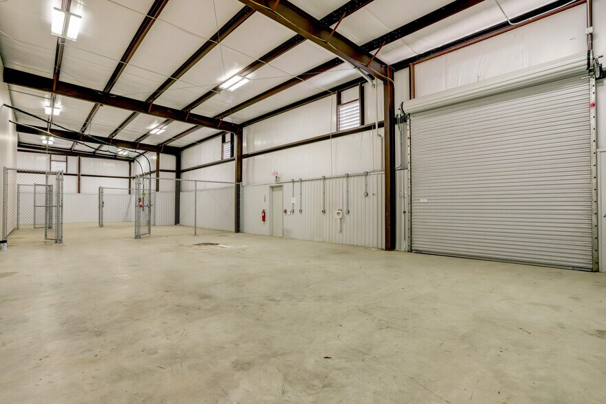 More Photos Of 27316 Spectrum Way, The Woodlands Office For Sale