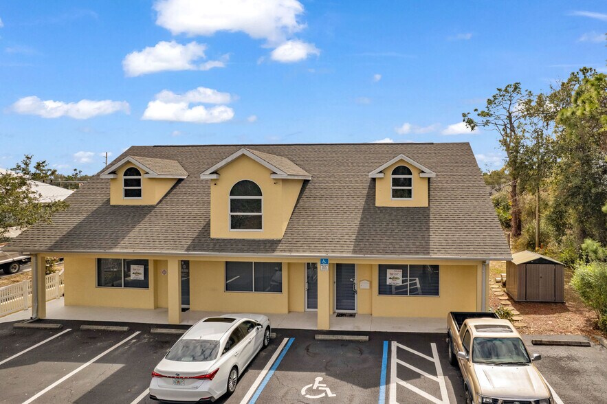 More Photos Of 17245 Bonnie Ave, Port Charlotte Office For Sale
