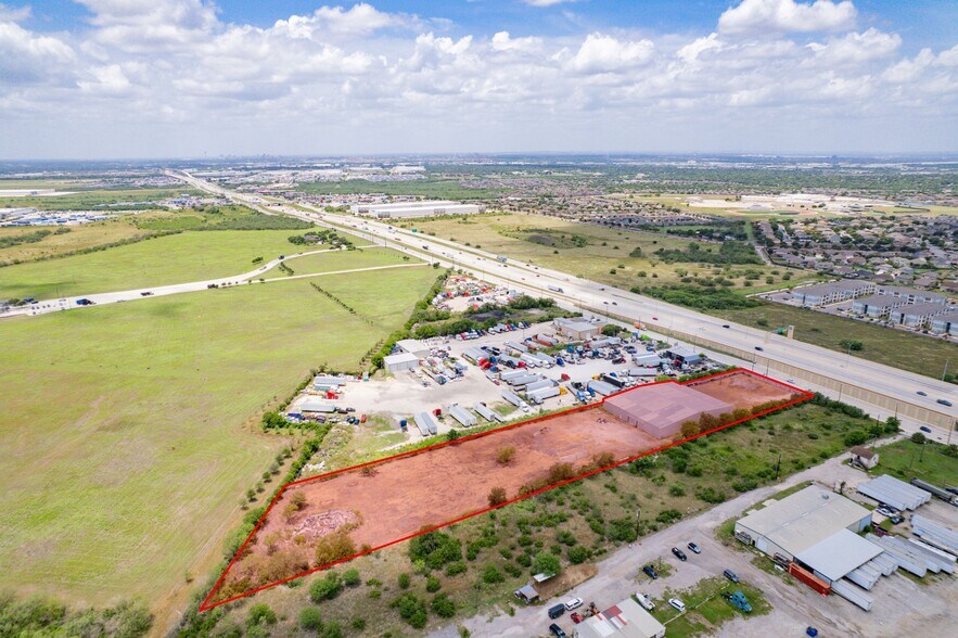 More Photos Of 7240 E IH-10, San Antonio Warehouse For Sale