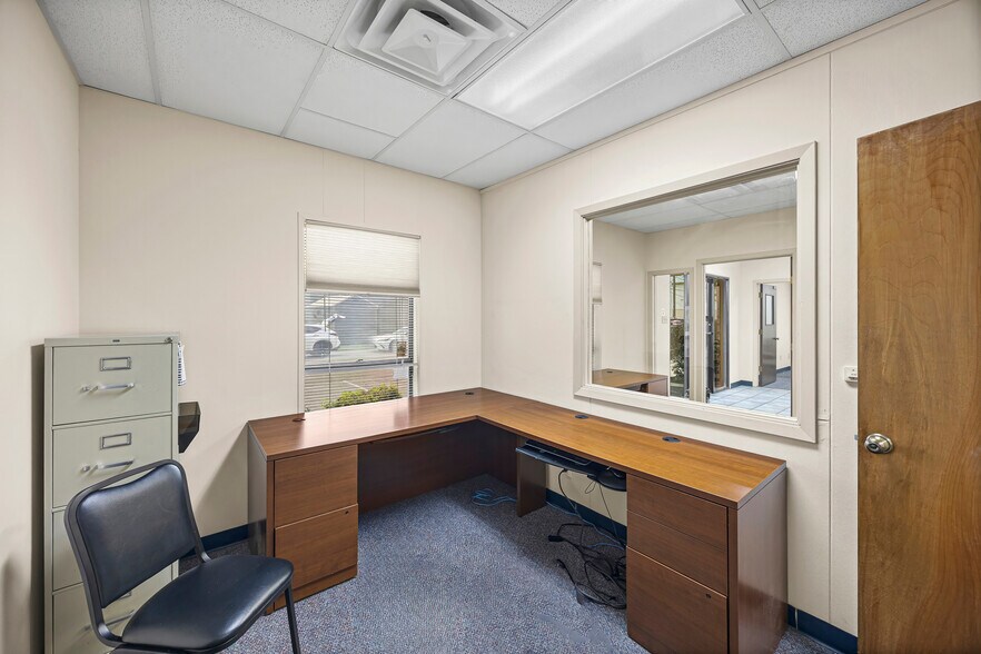 More Photos Of 105 Commercial Cir, Conroe Medical For Sale