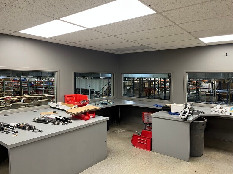 More Photos Of 107 Industrial Park Rd, Story City Warehouse For Sale