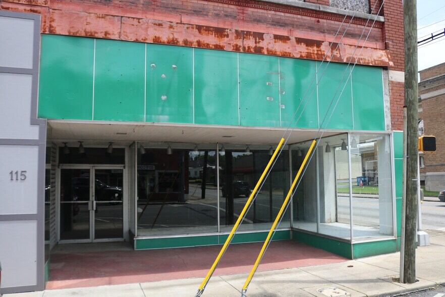 More Photos Of 115 E Main St, Lebanon Storefront Retail Office For Sale