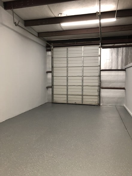 More Photos Of 1025 Nine North Dr, Alpharetta Warehouse For Lease