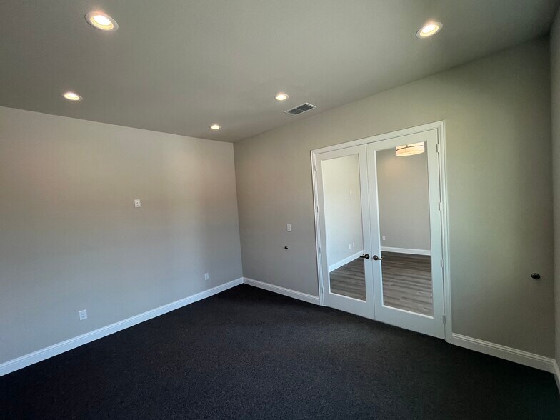 More Photos Of 3951 Alma Rd, McKinney Medical For Lease