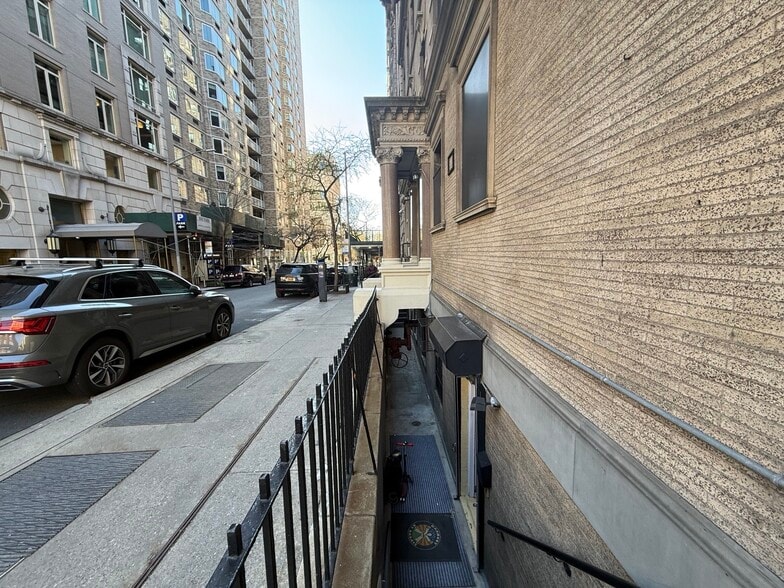 More Photos Of 251 W 81st St, New York Apartments For Lease