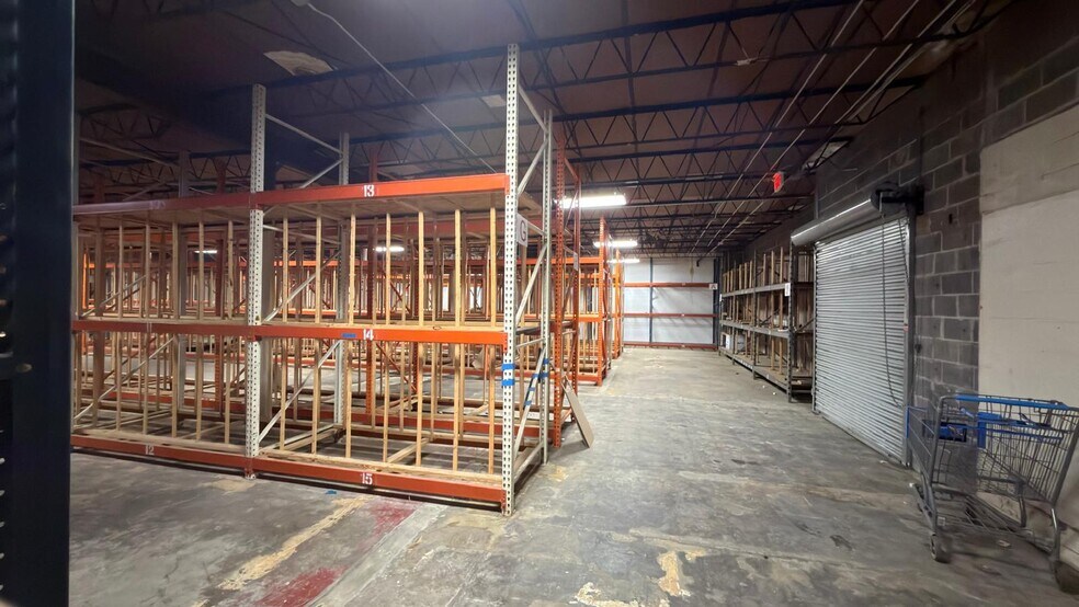 More Photos Of 5440 Gulf Fwy, Houston Warehouse For Lease