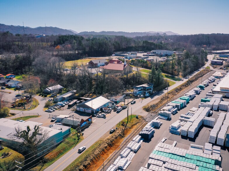 More Photos Of 887 Riverside Dr, Woodfin Auto Repair For Sale