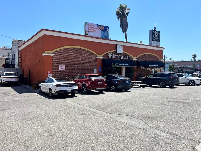 More Photos Of 210 N Western Ave, Los Angeles Storefront For Lease