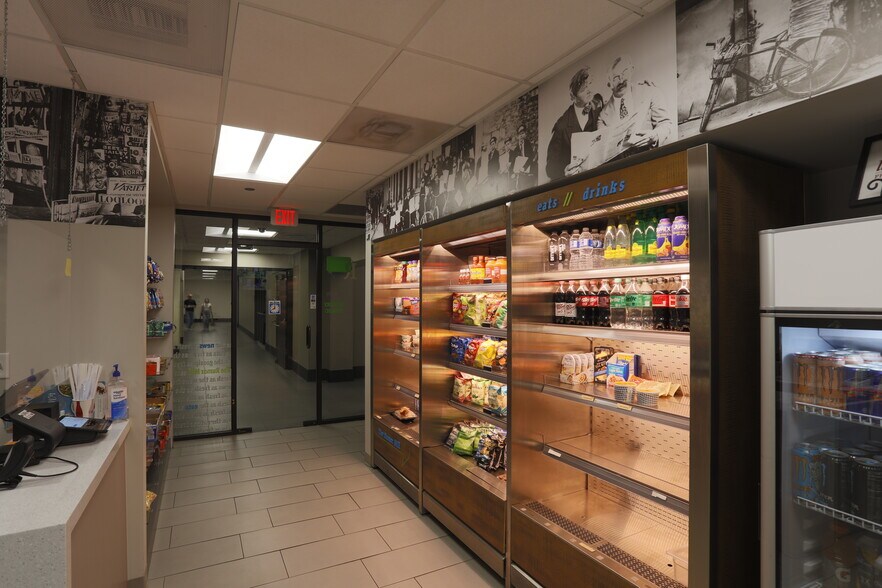 More Photos Of 221 N Kansas St, El Paso Office For Lease