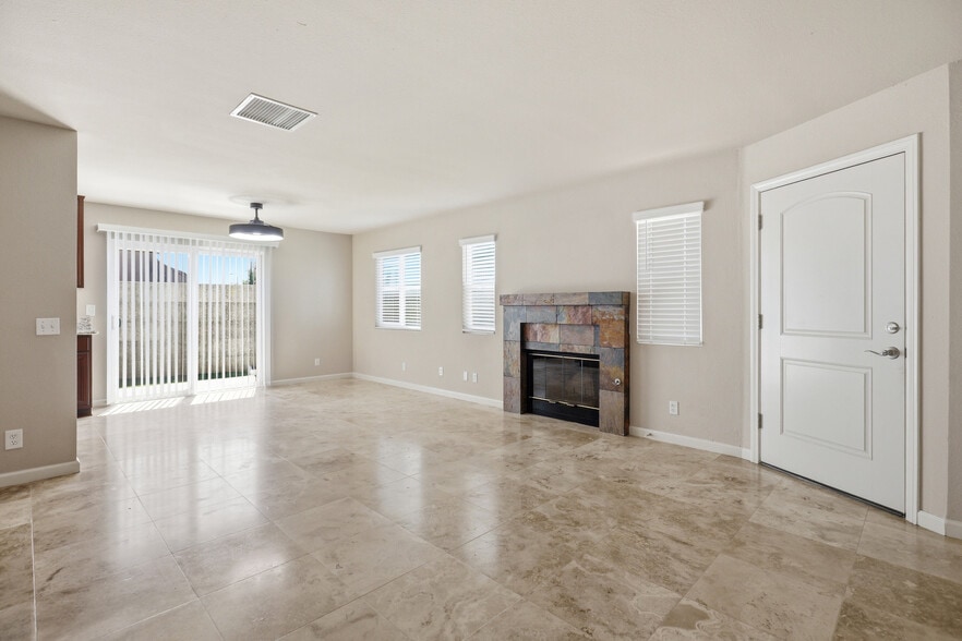 More Photos Of 445-523 Hart Dr, El Cajon Apartments For Sale