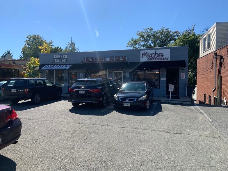 More Photos Of 2718-2720 Washington Blvd, Arlington Freestanding For Lease