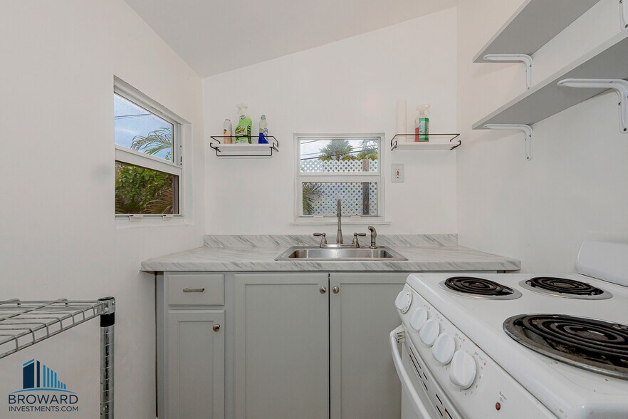 More Photos Of 255 SW 15th St, Dania Beach Apartments For Sale