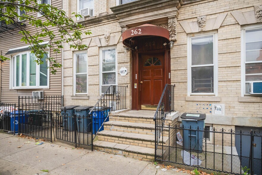 More Photos Of 262 Withers St, Brooklyn Apartments For Sale