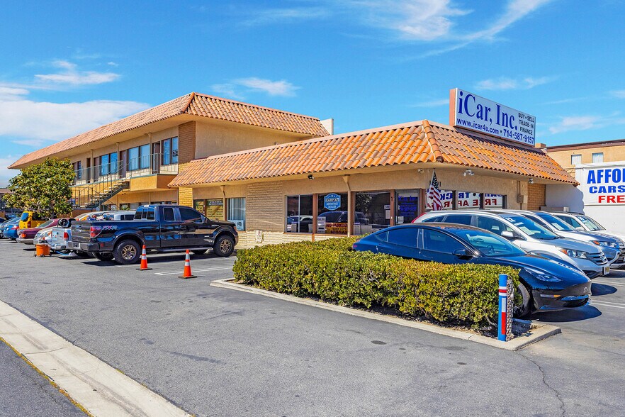 More Photos Of 17301 Beach Blvd, Huntington Beach Storefront Retail Office For Sale