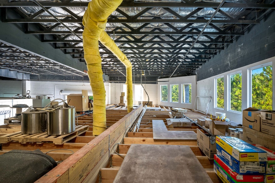 More Photos Of 110 Spring Hill Dr, Grass Valley Manufacturing For Sale