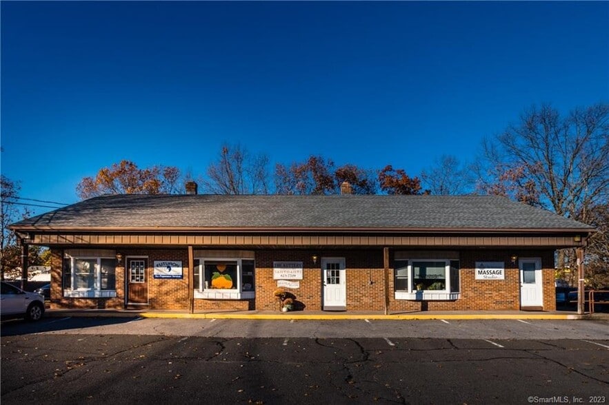 More Photos Of 448 Spring St, Windsor Locks Freestanding For Lease