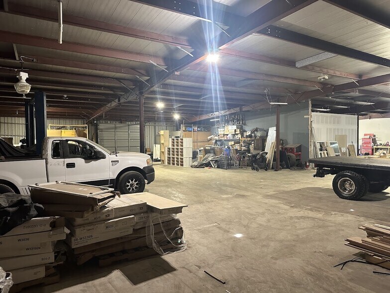 More Photos Of 201 NE 20th St, Ocala General Retail For Sale