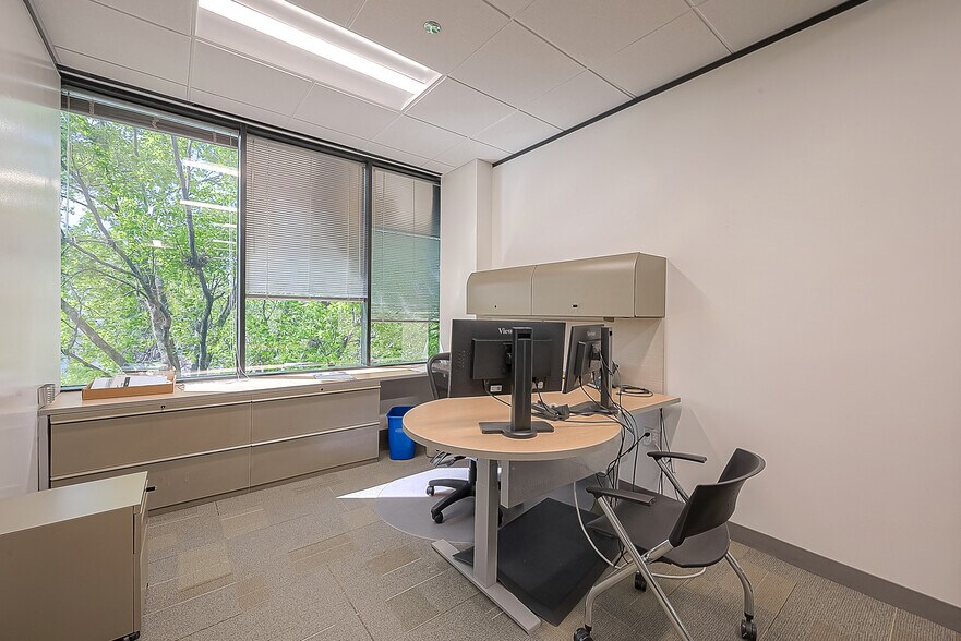 More Photos Of 6575 610 Loop S, Bellaire Office For Sale