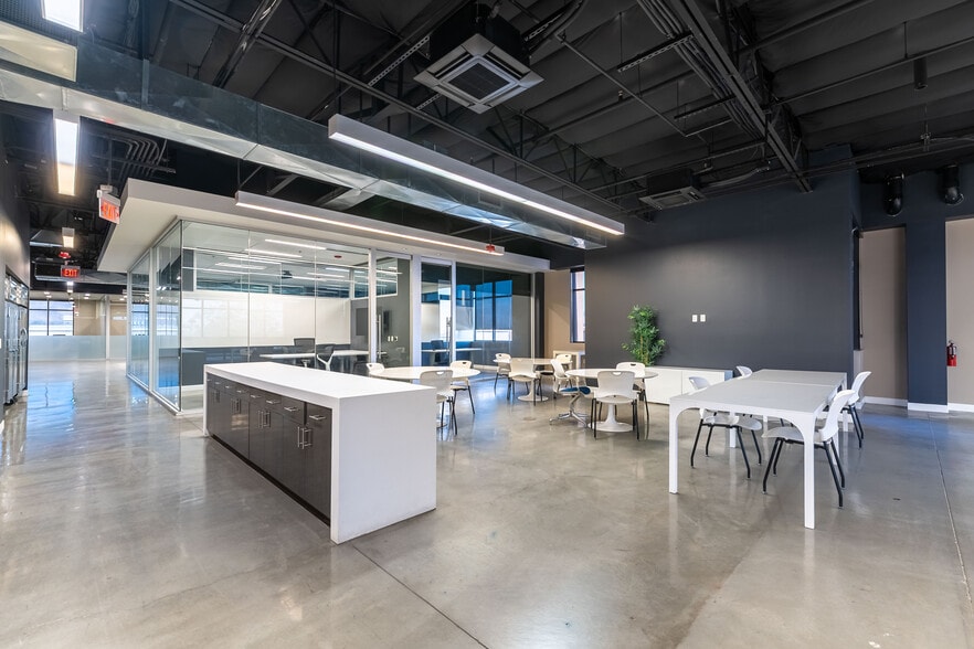 More Photos Of 6010 S Durango Dr, Las Vegas Loft Creative Space For Lease