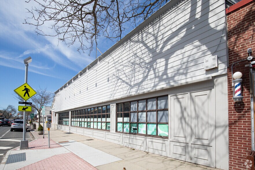 More Photos Of 101 Main St, Sayville Drugstore For Sale