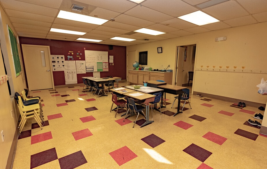 More Photos Of 8190 Pensacola Blvd, Pensacola Specialty For Sale