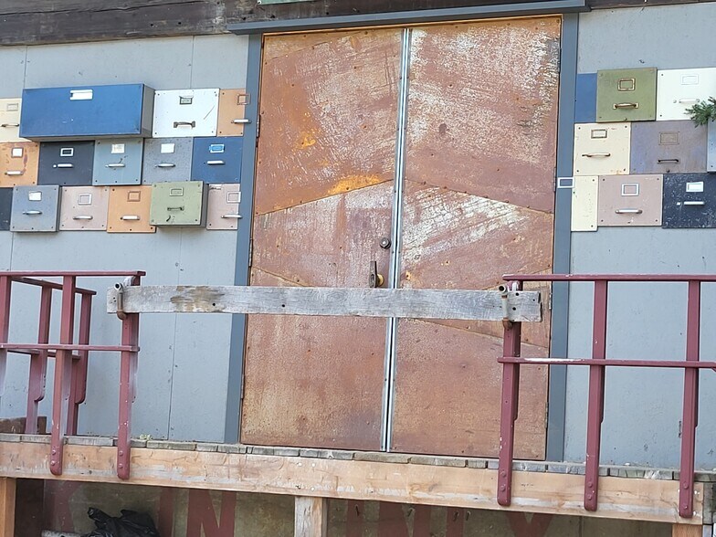 Primary Photo Of 2533 Westlake Ave N, Seattle Warehouse For Lease