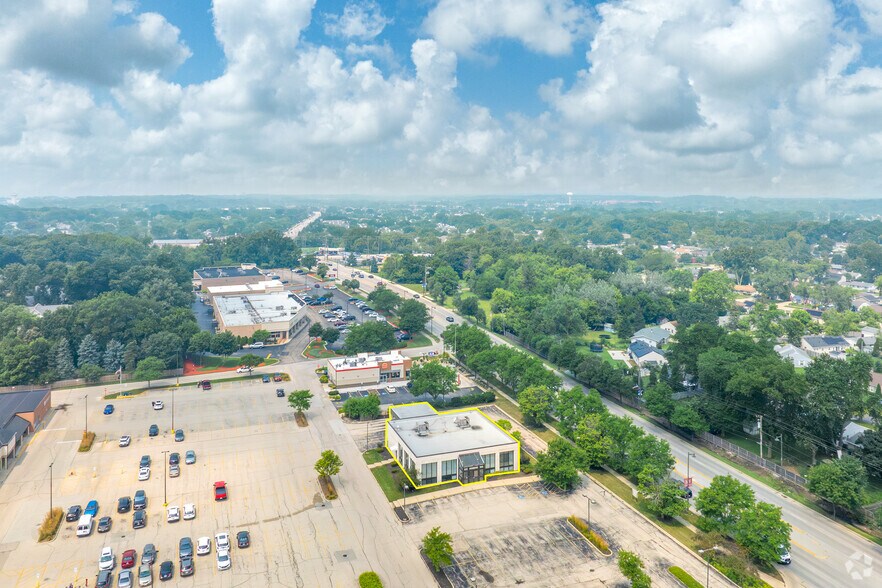 More Photos Of 151 E Irving Park Rd, Streamwood Bank For Sale