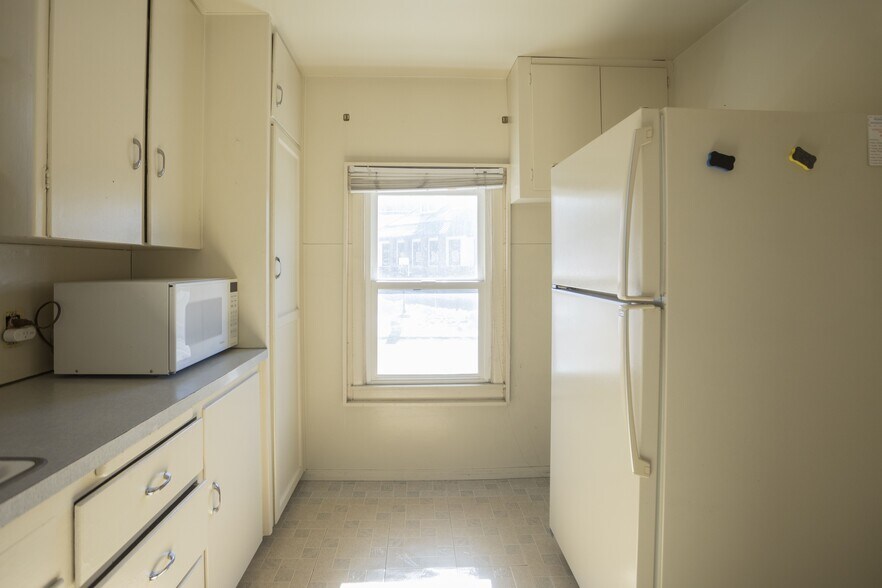 More Photos Of 41312 Big Bear Blvd, Big Bear Lake General Retail For Sale