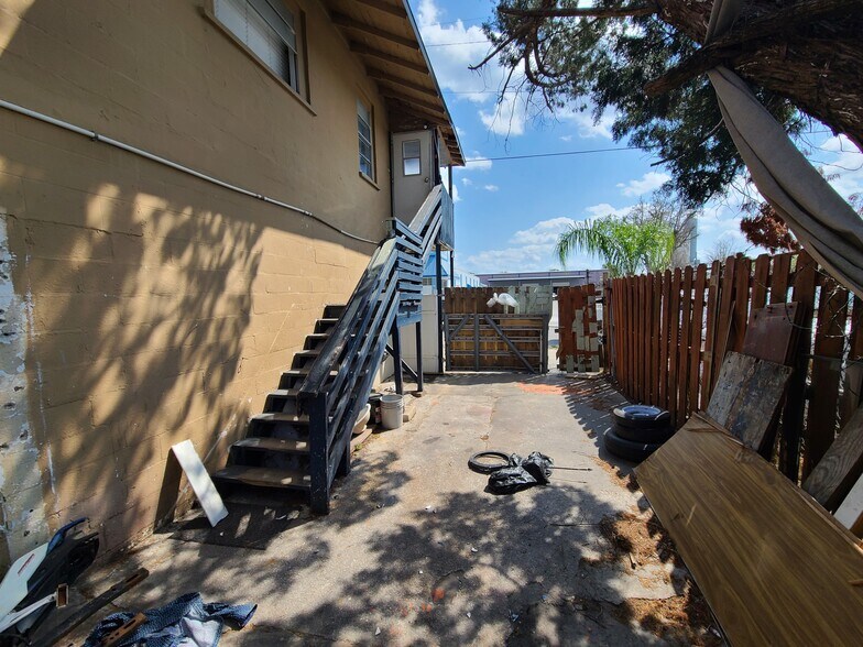 More Photos Of 330 Madison Ave, Daytona Beach Bar For Sale