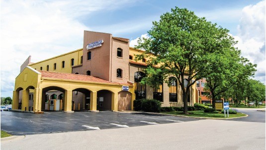 More Photos Of 15850 W Bluemound Rd, Brookfield Loft Creative Space For Lease