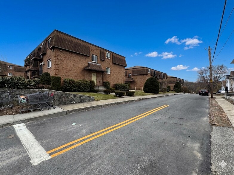 More Photos Of 6 8 12-14 Rosemont Terrace and 50-68 Woonasquatuck, Providence Apartments For Sale