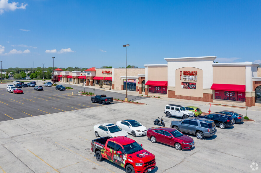 Primary Photo Of 6516-6572 S Lovers Lane Rd, Franklin Unknown For Lease