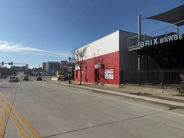 More Photos Of 1016 S Main St, Fort Worth Auto Repair For Sale