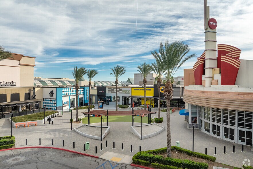 Primary Photo Of 9301 Tampa Ave, Northridge Unknown For Lease