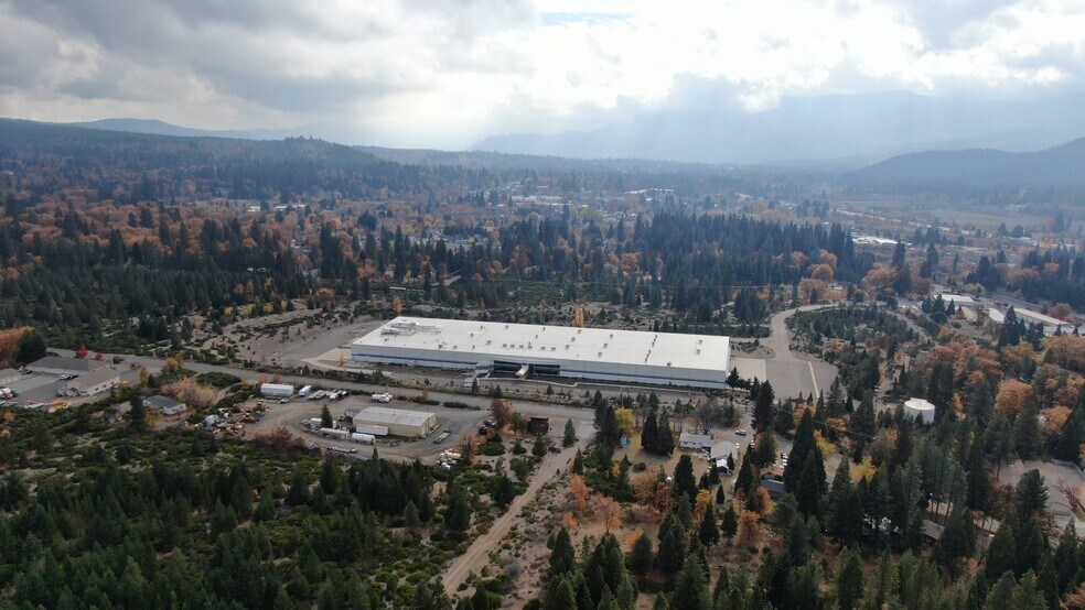 More Photos Of 210 Ski Village Dr, Mount Shasta Distribution For Sale
