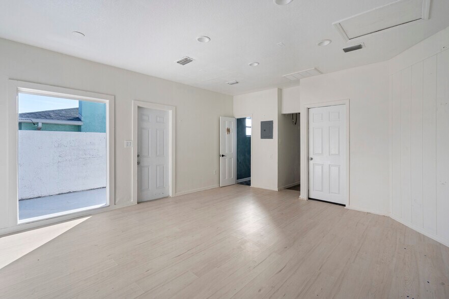 More Photos Of 599 Sherwood Ave, Satellite Beach General Retail For Lease