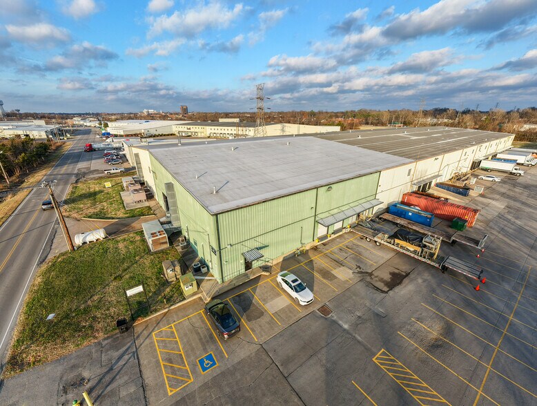 More Photos Of 831 Park Ave, Murfreesboro Manufacturing For Lease