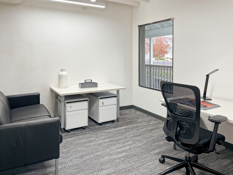 More Photos Of 307 Orchard City Dr, Campbell Coworking Space