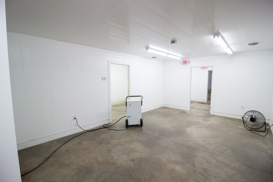 More Photos Of 6924 Peck Rd, Eaton Rapids Industrial For Sale