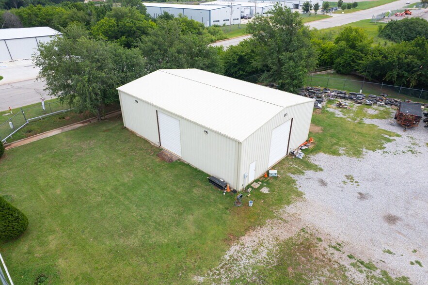 More Photos Of 6712 Pat Ave, Oklahoma City Industrial For Sale
