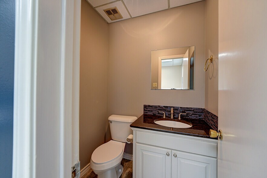 More Photos Of 1015 E 35th St, Texarkana Medical For Sale