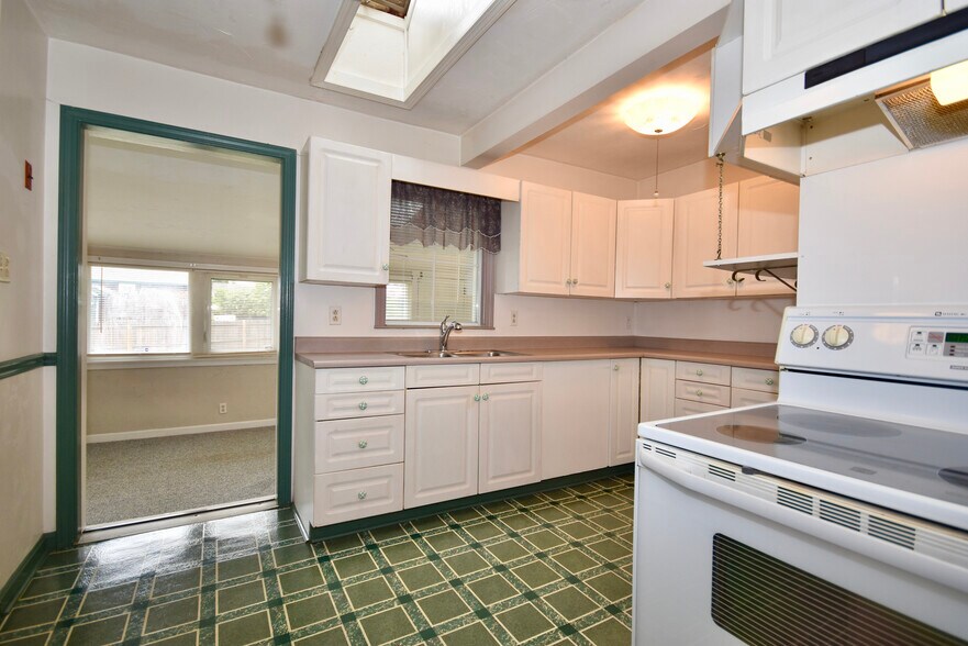 More Photos Of 2567 Cranberry Hwy, Wareham General Retail For Sale