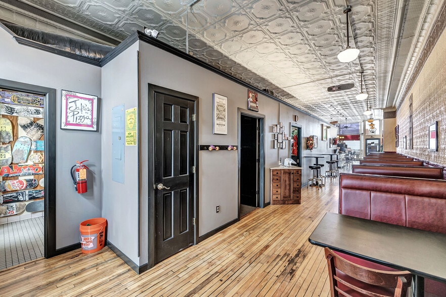 More Photos Of 112-114 S Broadway St, Green Bay Storefront Retail Office For Sale