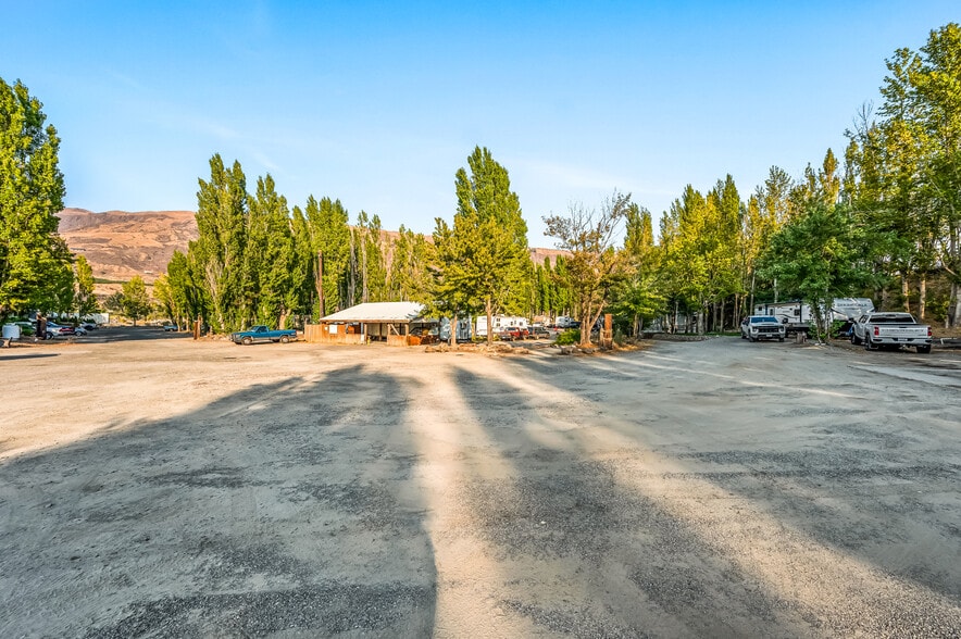 More Photos Of 401 Parkway Dr, Rock Island Manufactured Housing Mobile Home Park For Sale