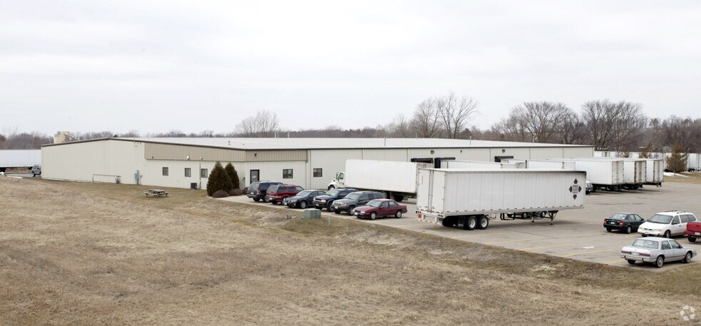 More Photos Of 761 N Parkway St, Jefferson Distribution For Sale