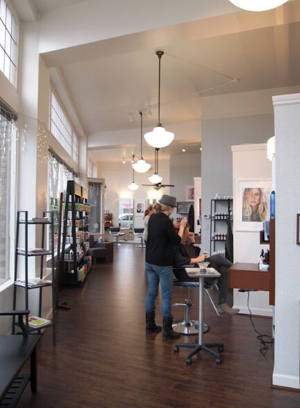 More Photos Of 2000-2018 NE Sandy Blvd, Portland Storefront Retail Office For Lease