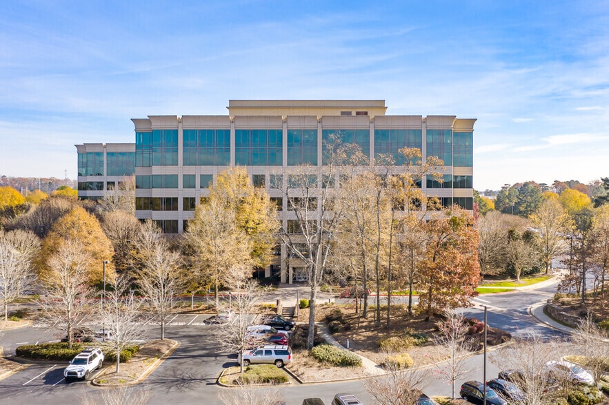 More Photos Of 2300 Lakeview Pky, Alpharetta Coworking Space