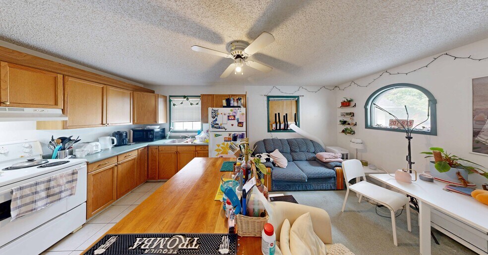 More Photos Of 10941 81 Av NW, Edmonton Dormitory For Sale